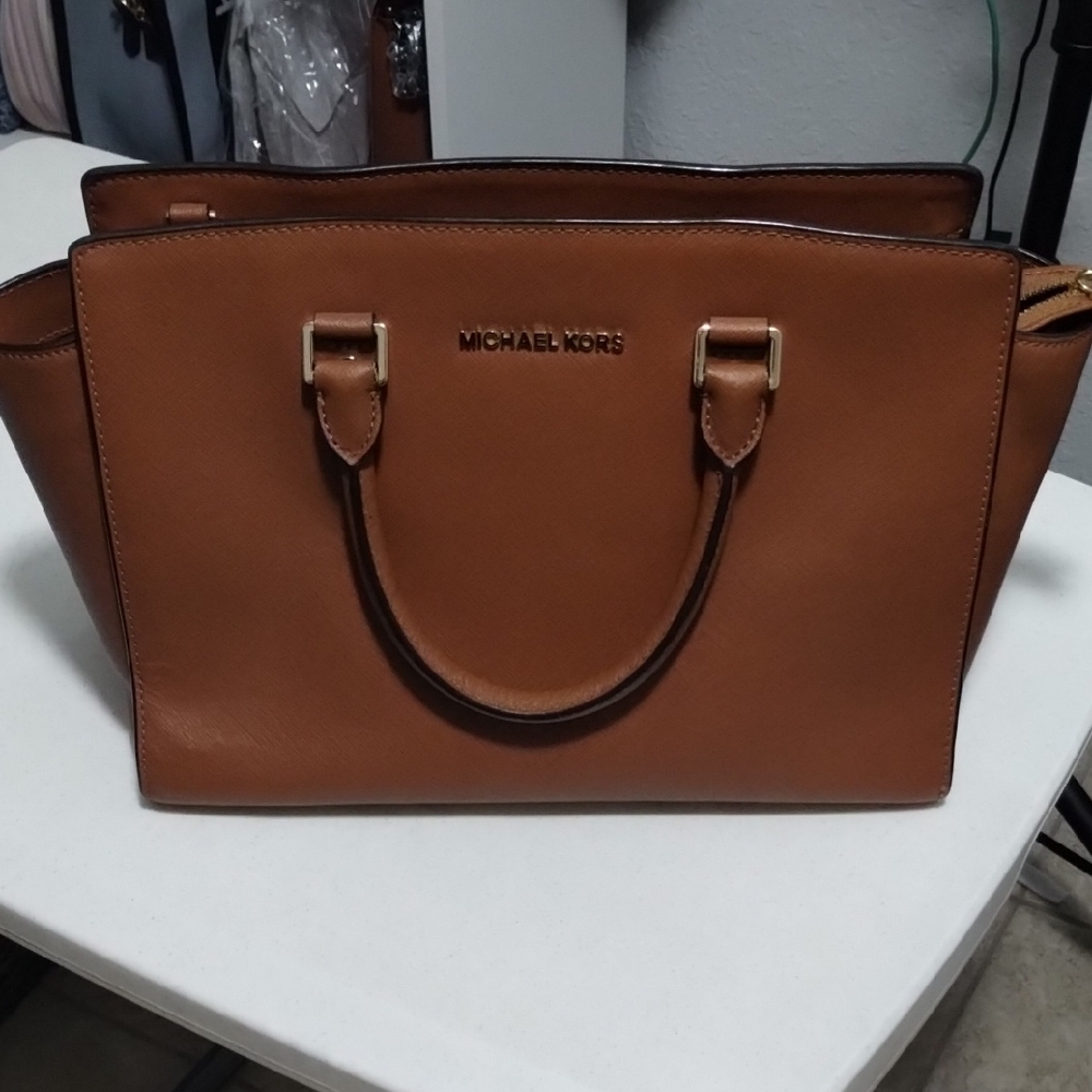 Micheal Kors Selma Satchel Purse